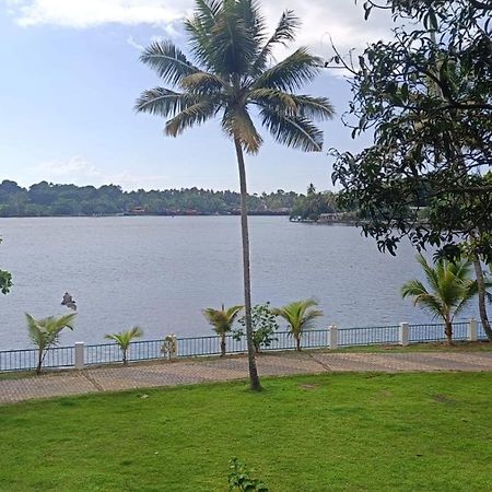 Ripples Backwater Resort, Kollam Bagian luar foto