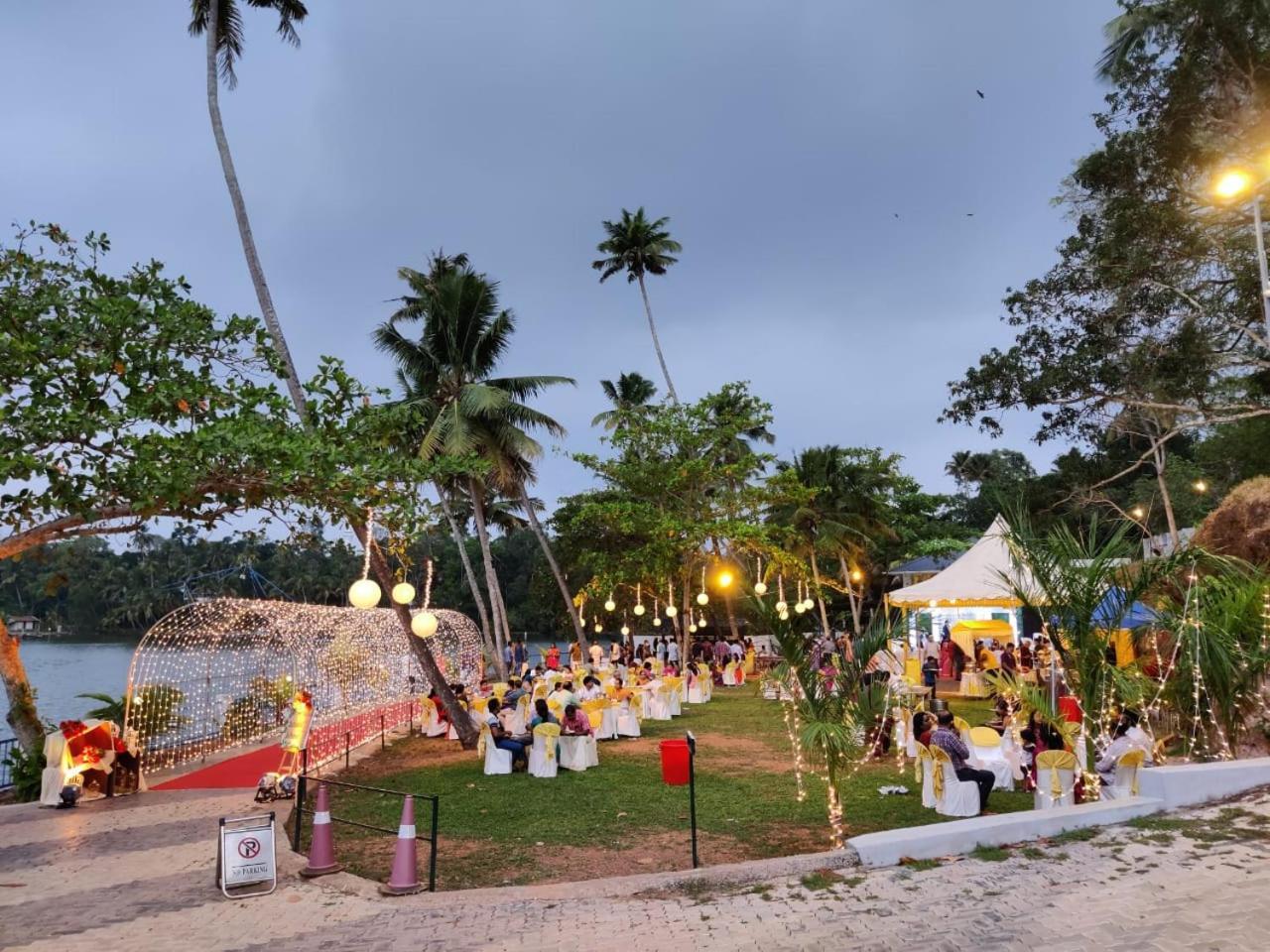 Ripples Backwater Resort, Kollam Bagian luar foto