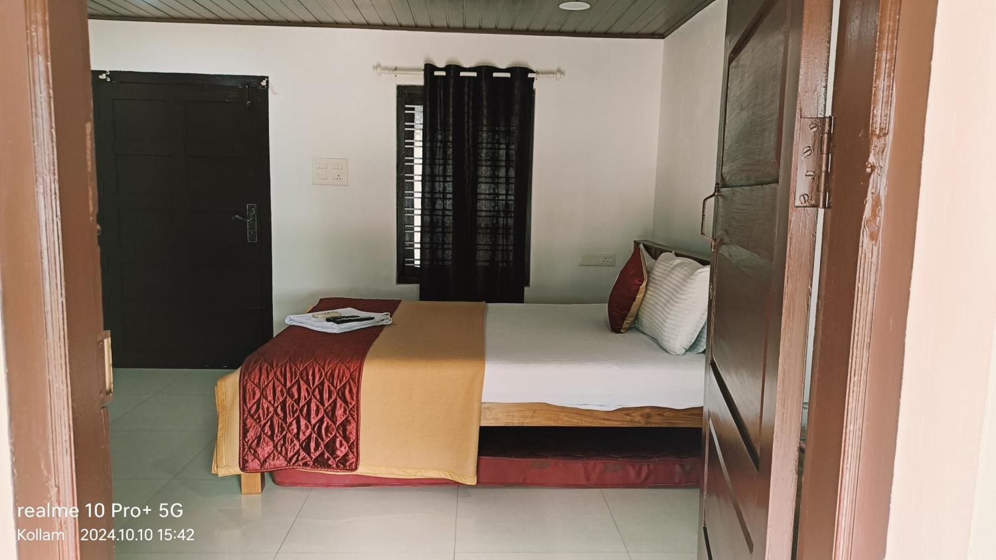 Ripples Backwater Resort, Kollam Bagian luar foto